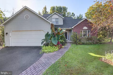 5814 Barnsley Dr, Harrisburg, PA 17111