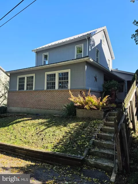 59 S Franklin St, Elizabethville, PA 17023