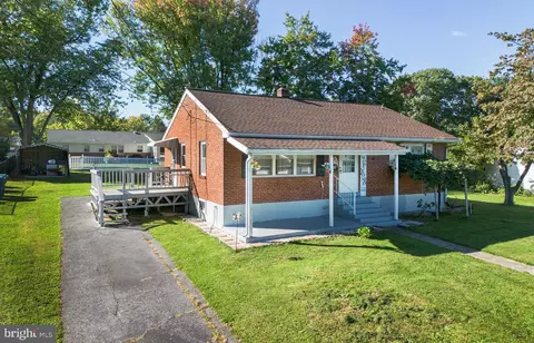 118 Wayne Dr, Harrisburg, PA 17112