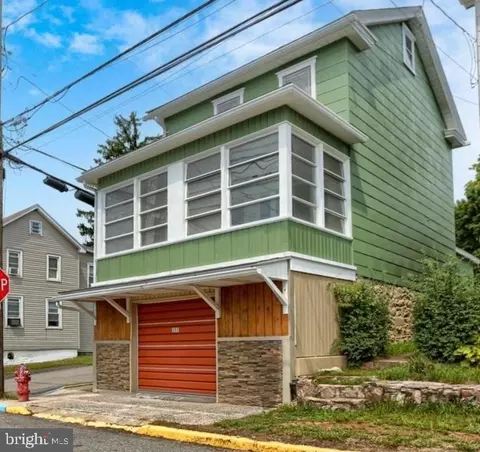 357 W Broad St, Williamstown, PA 17098