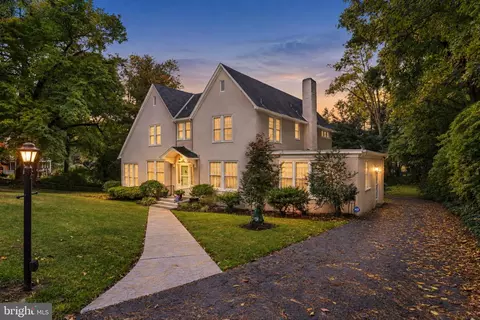 2203 Chestnut St, Harrisburg, PA 17104