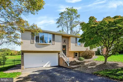 4924 Janelle Dr, Harrisburg, PA 17112