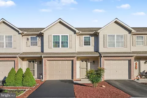 872 Woodridge Dr, Middletown, PA 17057