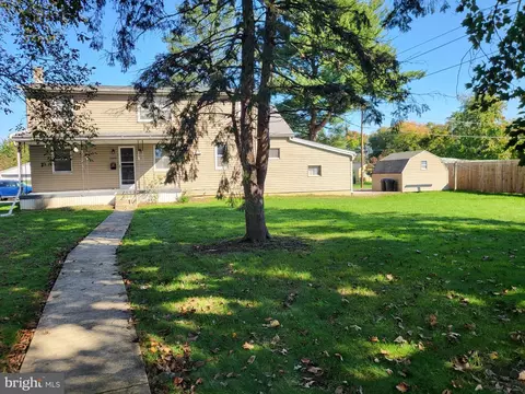 2105 2nd St, Steelton, PA 17113