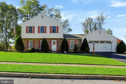 2282 Forest Hills Dr, Harrisburg, PA 17112
