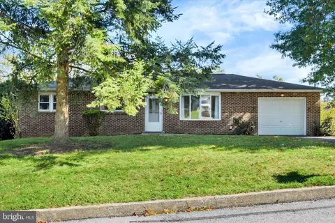 1380 Kelly Rd, Harrisburg, PA 17113