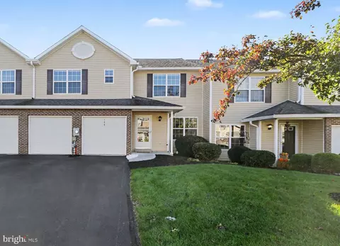 107 Peregrine Ln, Hummelstown, PA 17036