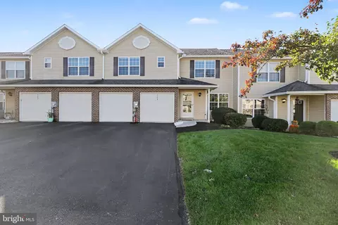 107 Peregrine Ln, Hummelstown, PA 17036
