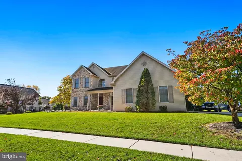 710 Yankee Ln, Harrisburg, PA 17112