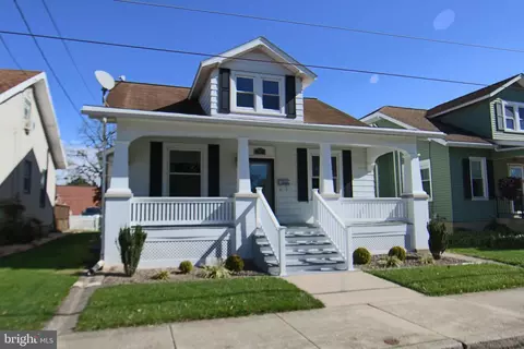 29 S John St, Hummelstown, PA 17036