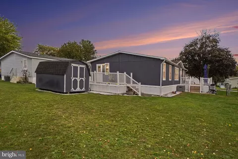 108 Decatur Dr, Grantville, PA 17028
