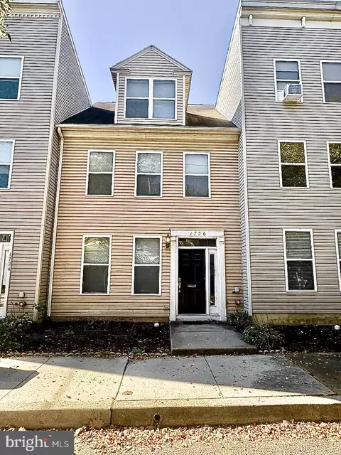 1726 Logan St, Harrisburg, PA 17102
