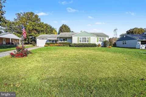 22 South Rd, Dauphin, PA 17018