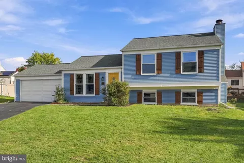 108 Wild Lilac Ct, Harrisburg, PA 17110