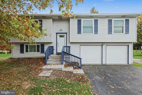 4319 New Hampshire Dr, Harrisburg, PA 17112