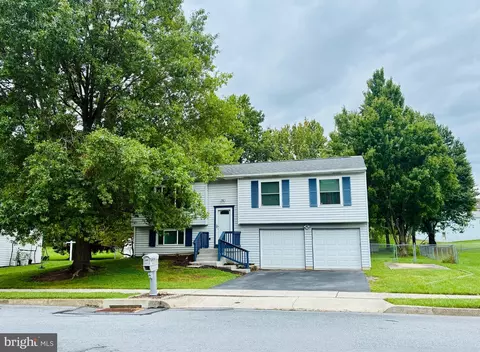 4319 New Hampshire Dr, Harrisburg, PA 17112