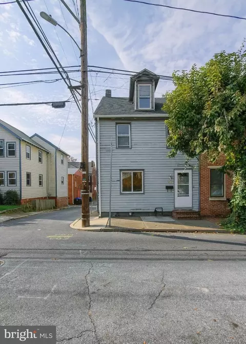 1318 Penn St, Harrisburg, PA 17102