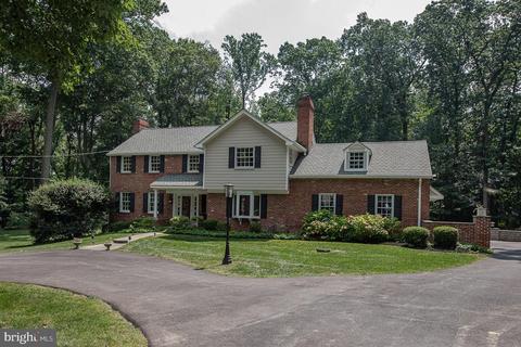 708 Woodcrest Cir, Wayne, PA 19087 photo 2