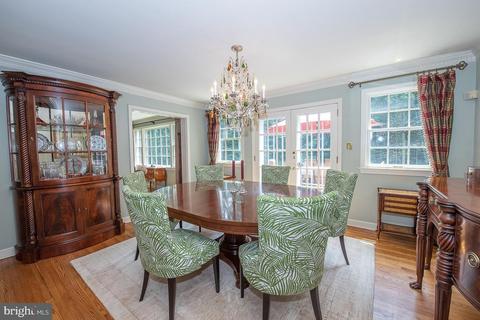 708 Woodcrest Cir, Wayne, PA 19087 photo 4