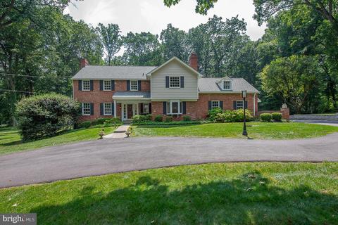 708 Woodcrest Cir, Wayne, PA 19087 photo 1