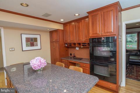 708 Woodcrest Cir, Wayne, PA 19087 photo 9