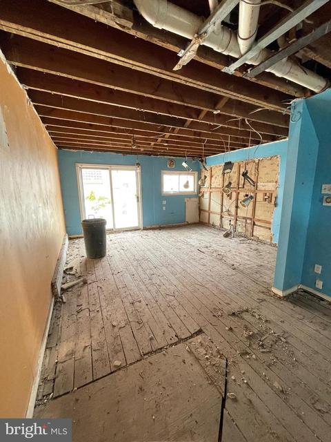 7059 Clover Ln, Darby, PA 19082 photo 3