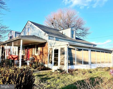 3103 Fleming Ln, Marcus Hook, PA 19061 photo 1