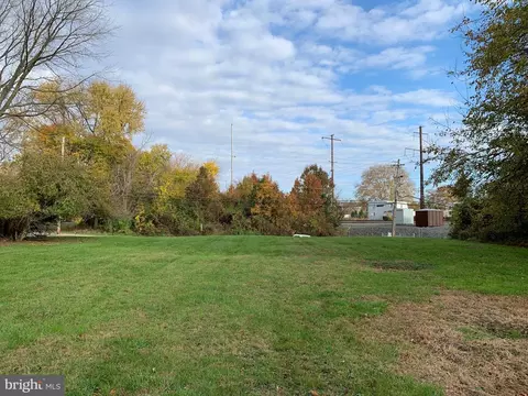 604-608 Main St, Marcus Hook, PA 19061 photo 2