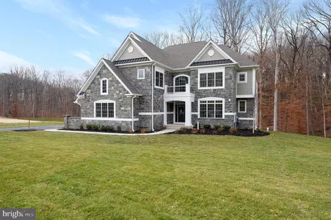 305 Begonia Cir, Newtown Square, PA 19073