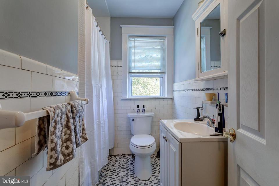  2452 Eldon Ave, Drexel Hill, PA 19026 photo 14