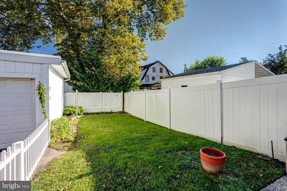  2452 Eldon Ave, Drexel Hill, PA 19026 photo 20