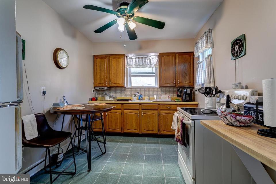  2452 Eldon Ave, Drexel Hill, PA 19026 photo 8