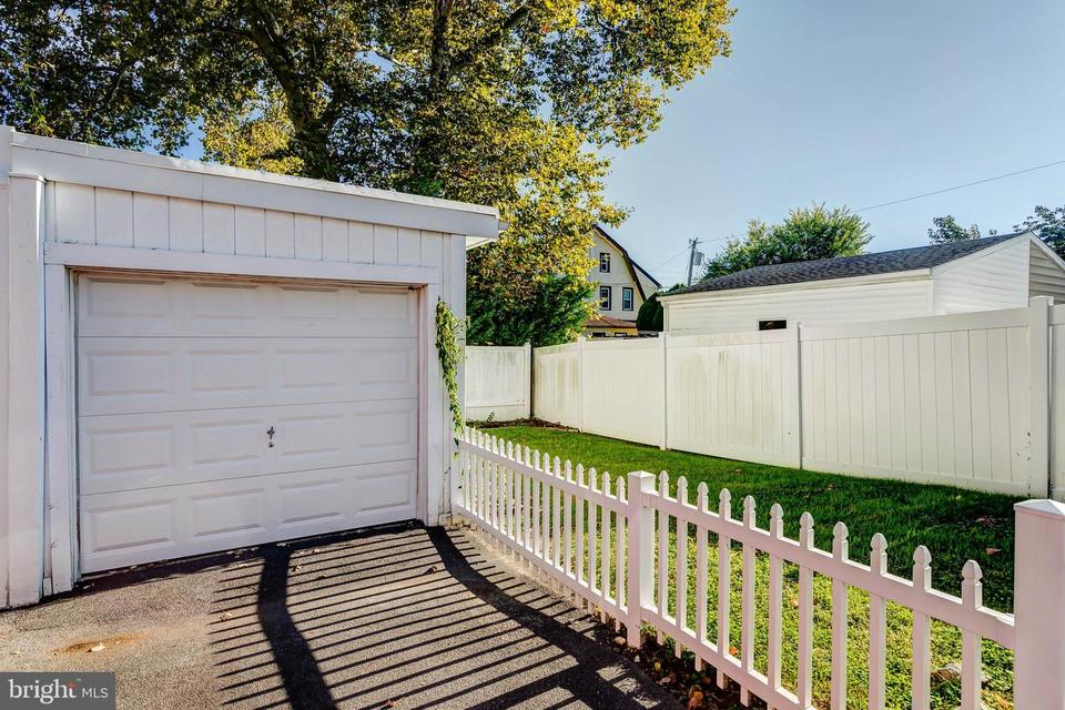  2452 Eldon Ave, Drexel Hill, PA 19026 photo 21