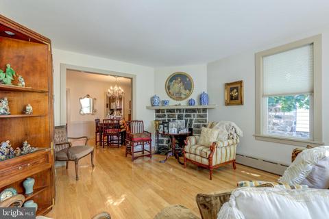 2 Clover Ln, Wayne, PA 19087 photo 4