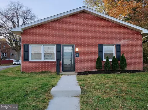 1098 W Ridge Rd, Marcus Hook, PA 19061