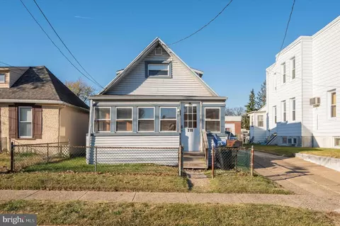 318 Seneca St, Essington, PA 19029