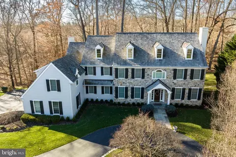 145 Brooke Farm Rd, Wayne, PA 19087