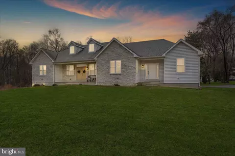 1731 Garnet Mine Rd, Garnet Valley, PA 19060
