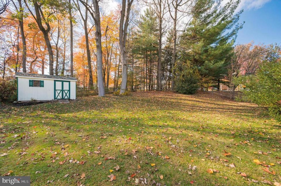  3076 Surrey Ln, Aston, PA 19014 photo 4