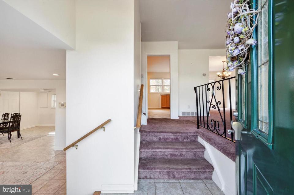  3076 Surrey Ln, Aston, PA 19014 photo 5