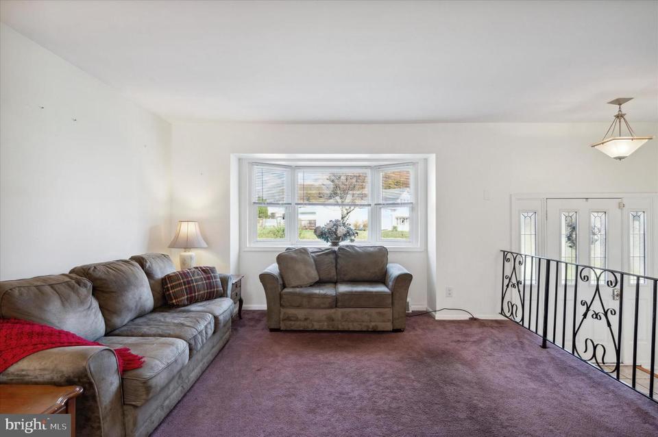  3076 Surrey Ln, Aston, PA 19014 photo 7