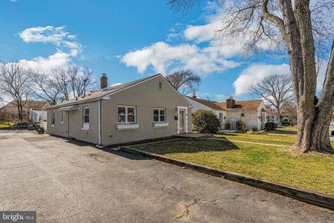 30 Norman St, Aston, PA 19014
