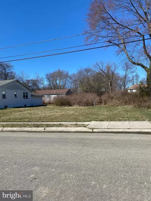 31 Broadway Ave, Aston, PA 19014