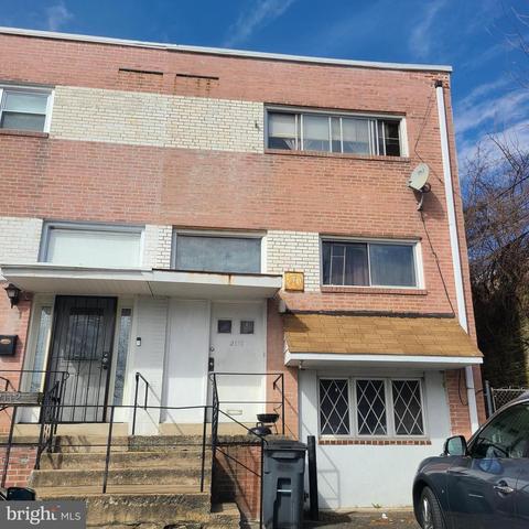 2110 Delmar Dr, Folcroft, PA 19032