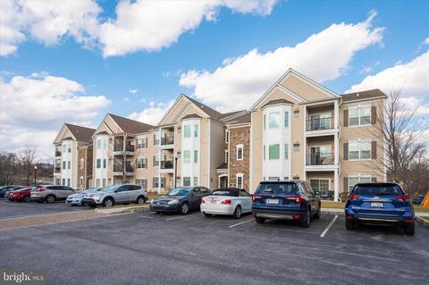 904 Creekside Dr #100, Brookhaven, PA 19015