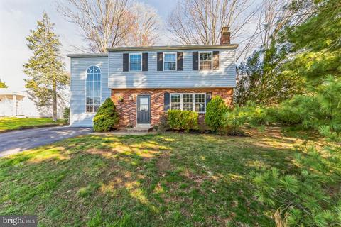 2610 E Colonial Dr, Boothwyn, PA 19061