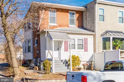 1038 Elmwood Ave, Sharon Hill, PA 19079