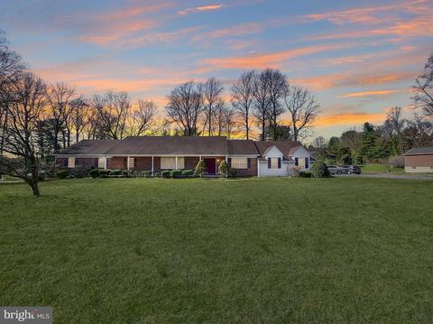 605 W Brookhaven Rd, Rose Valley, PA 19086