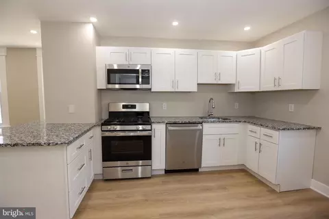 12 S 13th St, Darby, PA 19023