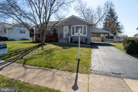 3738 Susan Ln, Brookhaven, PA 19015